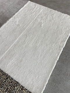     ITC Elegance White Off